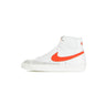 Nike, Scarpa Alta Donna W Blazer Mid 77, White/habanero Red/sail