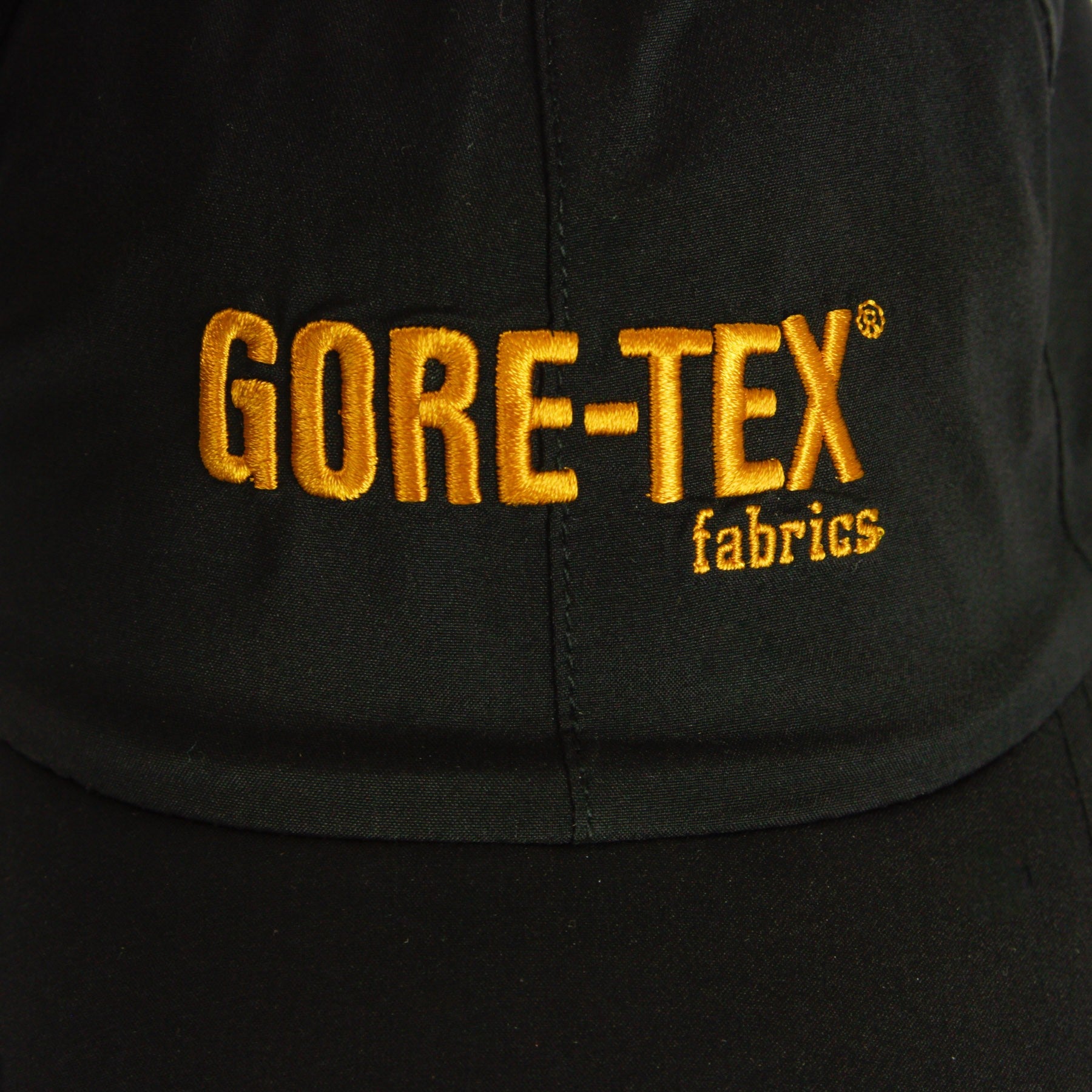 Curved Visor Cap for Men Ne Image Gore-tex 9twenty New Era Black/gold