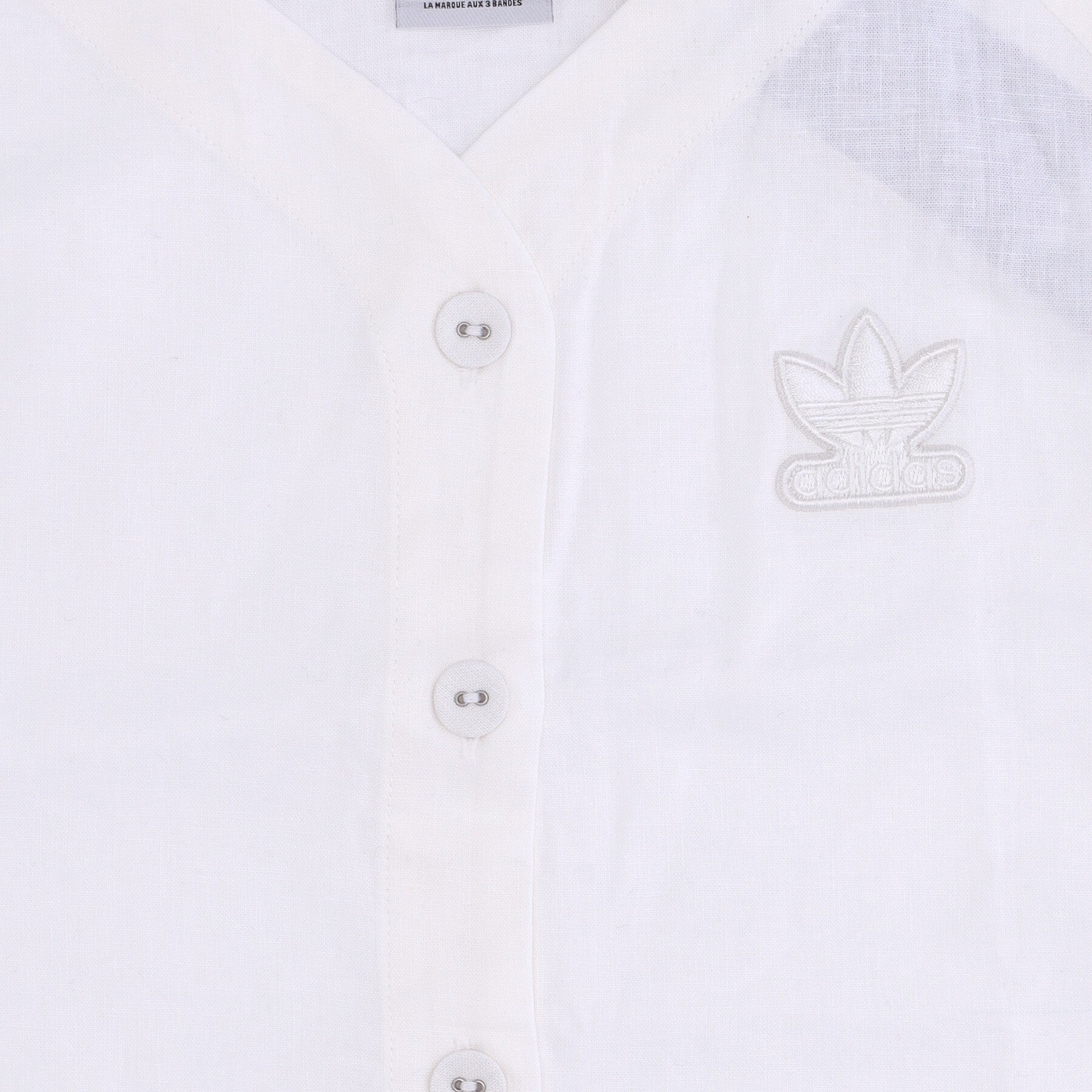 Geknöpfte Jacke für Damen, kurz geschnittenes Baseball-T-Shirt aus Leinen, nicht gefärbt, weiß