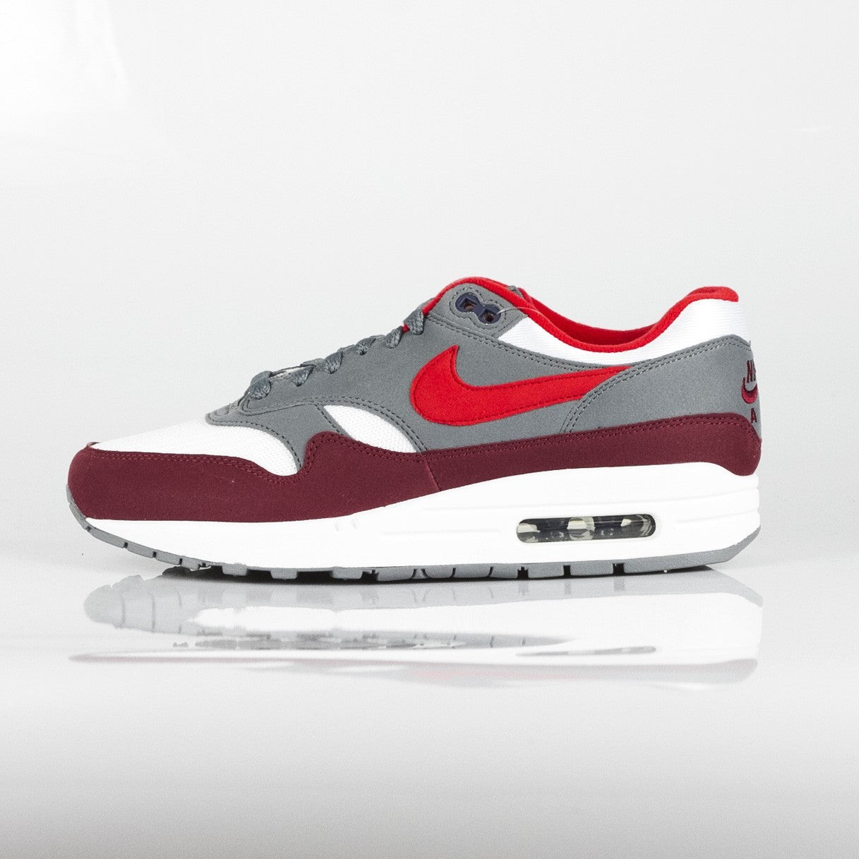 Air Max 1 Herren-Halbschuh in Weiß/Universitätsrot/Cool Grey